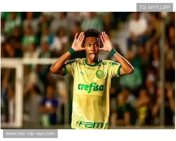 内马尔贴地传球精确找到直插点，巴西形成高压攻势